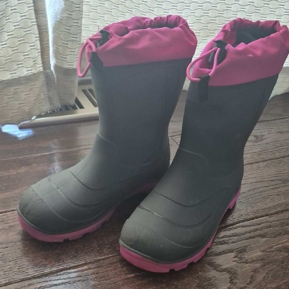 Women's Winter Boots with Pink Accents